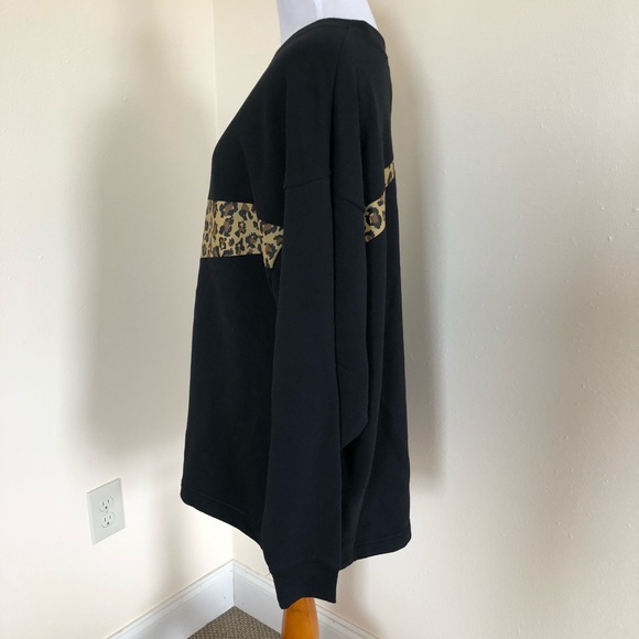 NWT Nike animal print sportswear Crew - Picture 3 of 6